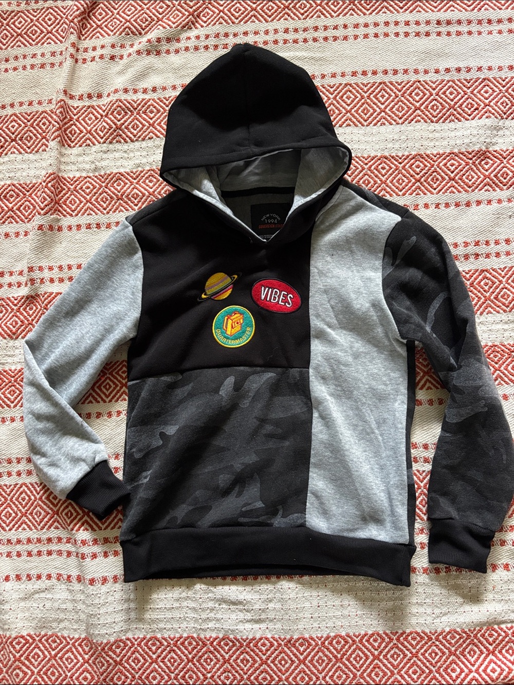 Kids' Black & Gray Patchwork Hoodie Sweatshirt - Vibes Accent